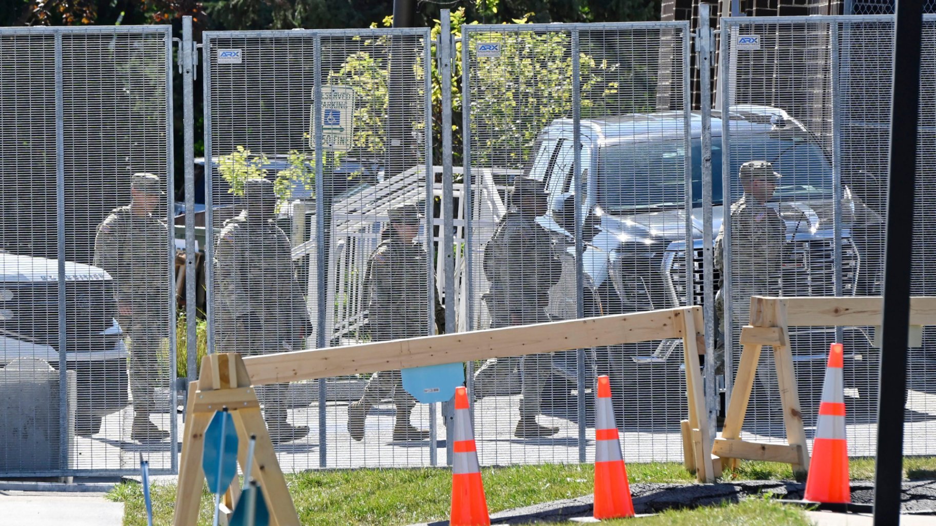 While National Guard Deployment Remains Blocked, ICE Strike Teams Escalate North Side Raids – WTTW